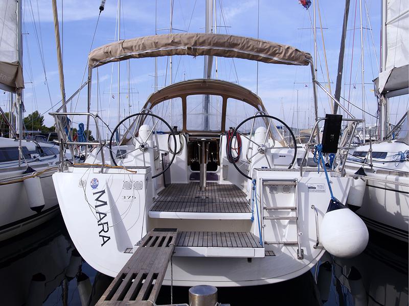 Book yachts online - sailboat - Dufour 375 Grand Large - Mara R - rent