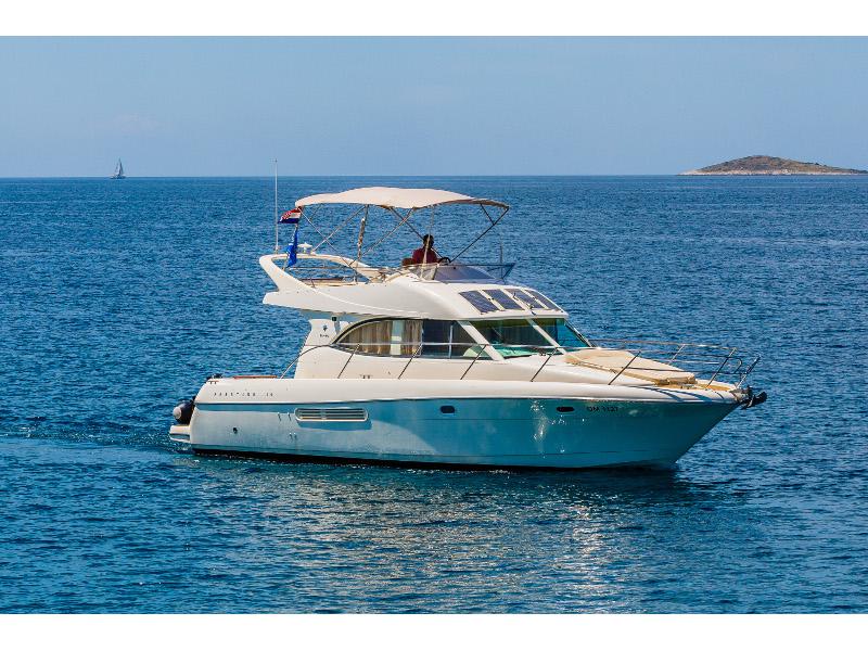Book yachts online - motorboat - Jeanneau Prestige 36 Fly - Dodo - rent
