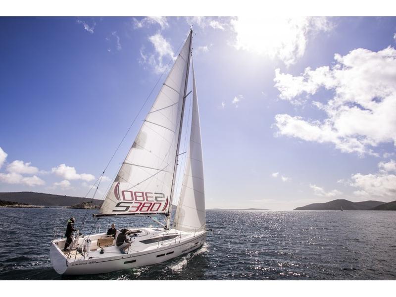 Book yachts online - sailboat - Salona 380 Performance - Tonic - rent