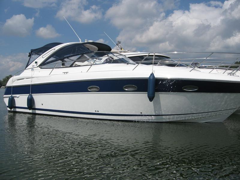 Book yachts online - motorboat - Bavaria 33 Sport - Yamila - rent