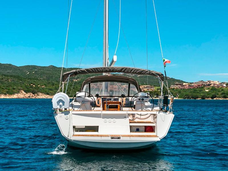 Book yachts online - sailboat - Dufour 520 Grand Large - Zoe - rent