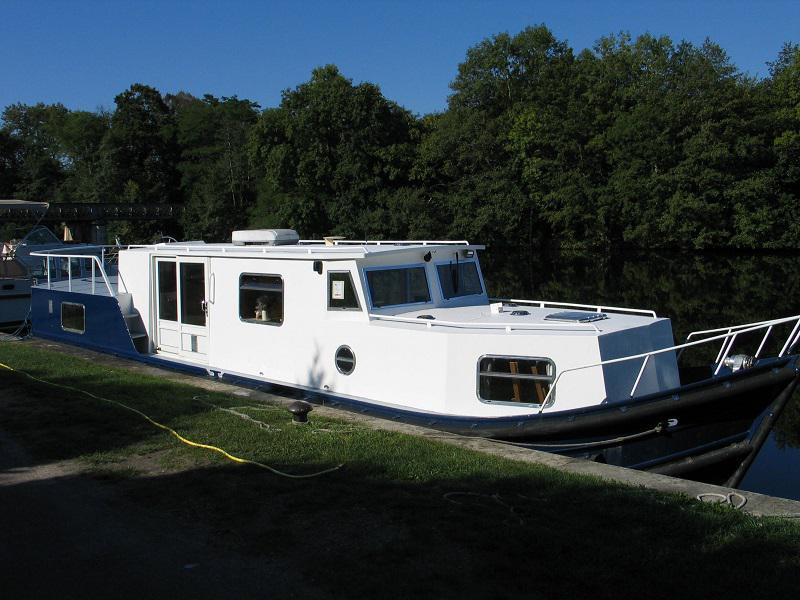 Book yachts online - motorboat - EuroClassic 135 - VL/ Celeste - rent