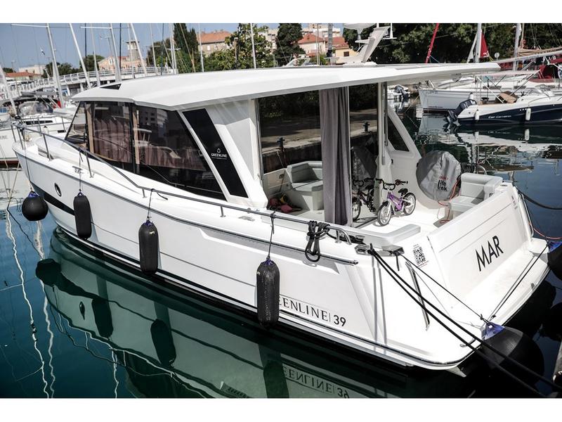 Book yachts online - motorboat - Greenline 39 - MAR - rent
