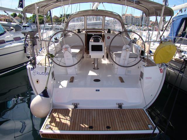 Book yachts online - sailboat - Bavaria Cruiser 37 - 1639 BG - rent