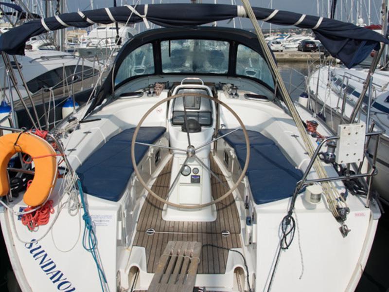 Book yachts online - sailboat - Bavaria 38 Cruiser - (1132 BG) (sails 2015) - rent