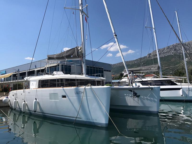 Book yachts online - catamaran - Lagoon 450  F - LILITH - rent