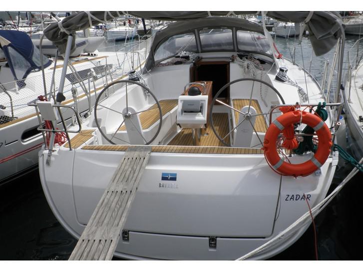 Book yachts online - sailboat - Bavaria 41 Cruiser - Kirka - rent