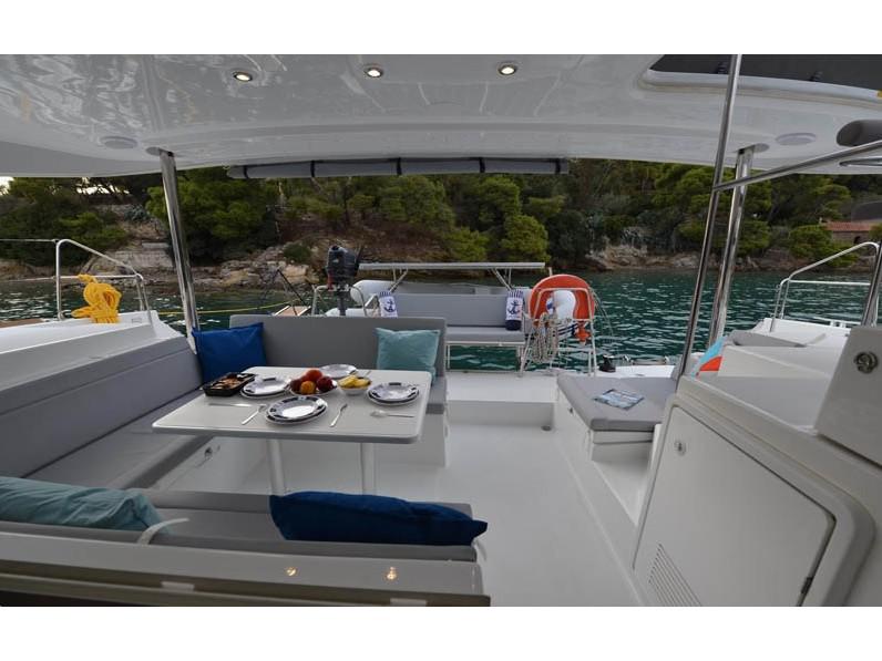 Book yachts online - catamaran - Lagoon 400 S2_2016 - SY_2028 - rent