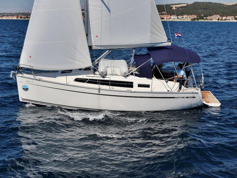Book yachts online - sailboat - BAVARIA C 34 - VITA - rent