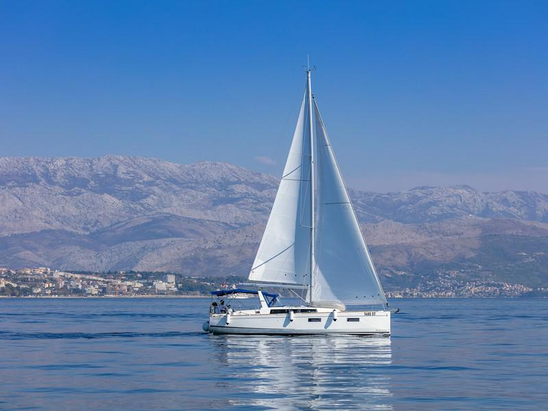 Book yachts online - sailboat - Beneteau Oceanis 38.1 - ANIMA MARIS 1 - rent