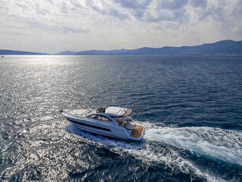 Book yachts online - motorboat - Jeanneau Leader 36 - MIHAEL - rent
