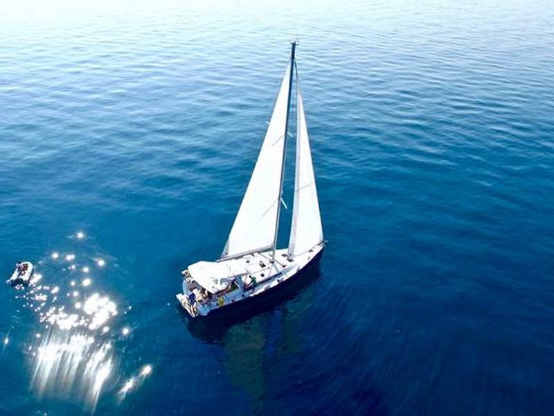 Book yachts online - sailboat - Beneteau Oceanis 48 - GOLD ONE - rent