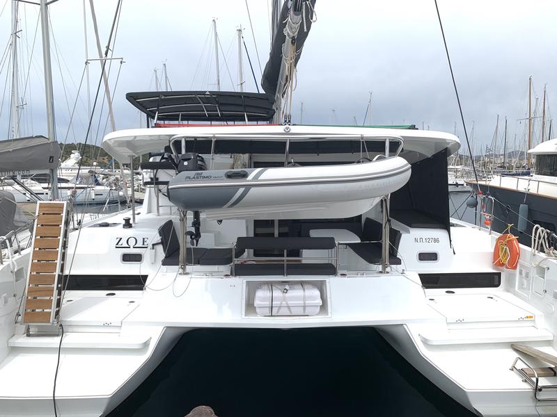 Book yachts online - catamaran - Lagoon 42 - Zoe - rent