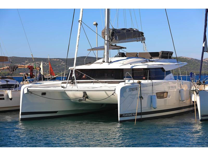 Book yachts online - catamaran - Elba 45 - Dreamcatcher - rent