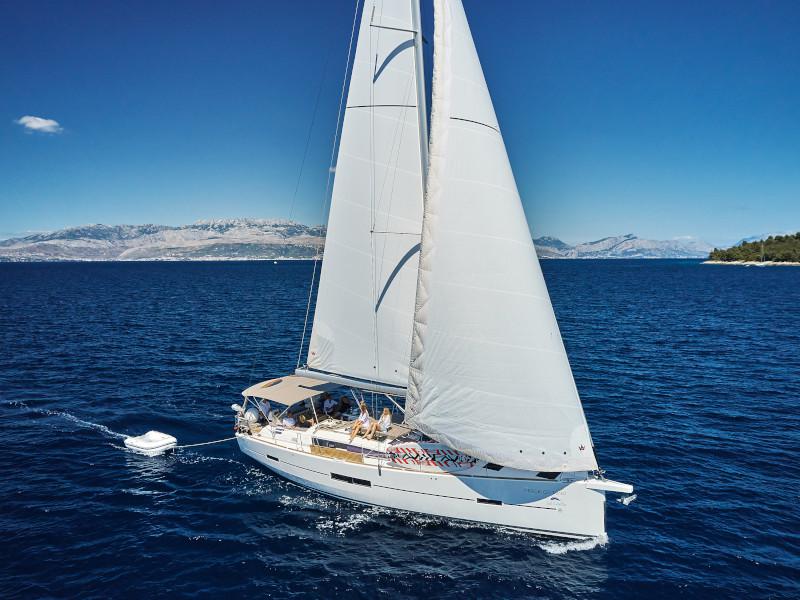 Book yachts online - sailboat - Dufour 520 GL - Peace of Mind - rent