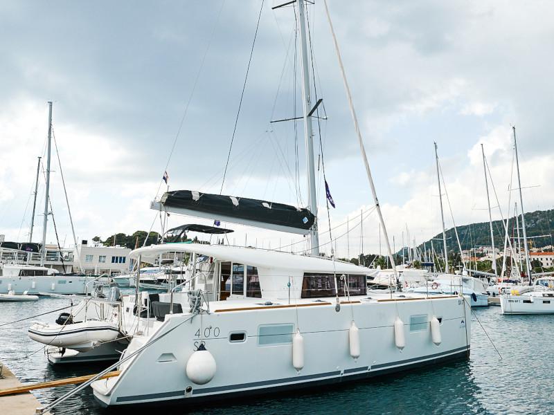Book yachts online - catamaran - Lagoon 400 S2 - Sundance - rent