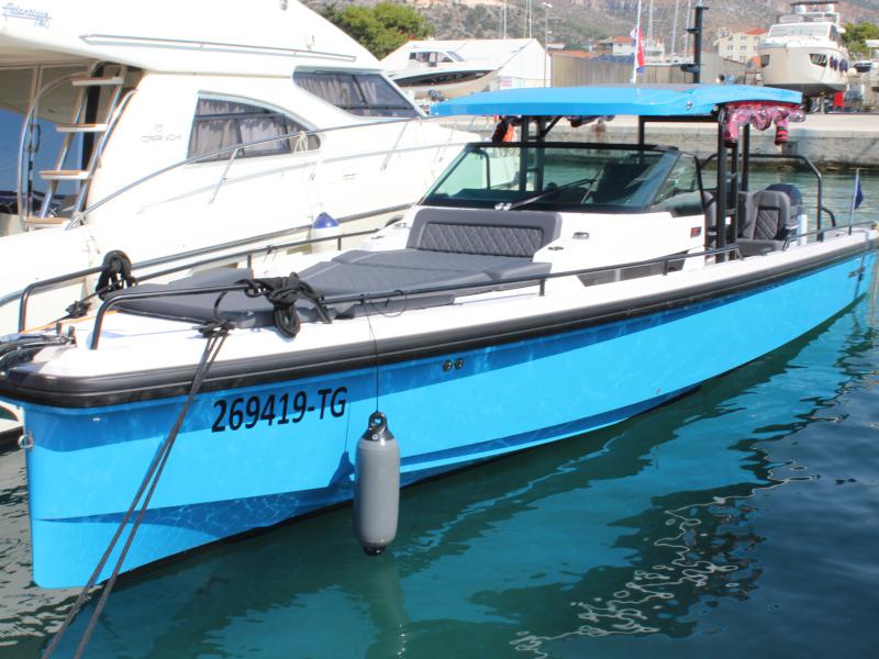 Book yachts online - motorboat - Axopar 37  Sun Top - DANIJELA - rent