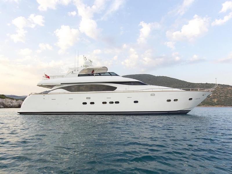 Book yachts online - motorboat - Maiora 24 - 24M Deluxe Maiora Motoryacht - rent
