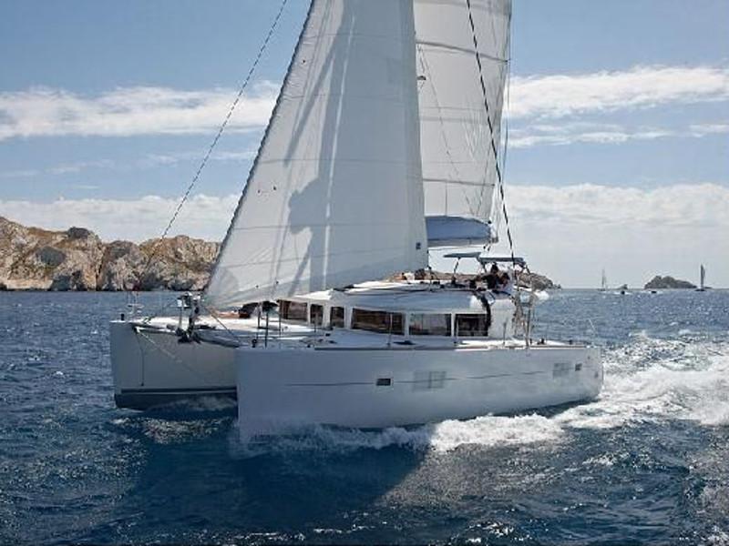 Book yachts online - catamaran - Lagoon 400 - EC- L40-12-G - rent