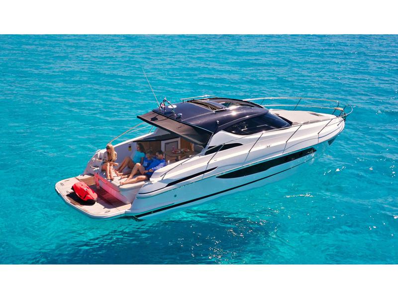 Book yachts online - motorboat - Focus Power 36 Hard Top - m/y GOLEM I - rent