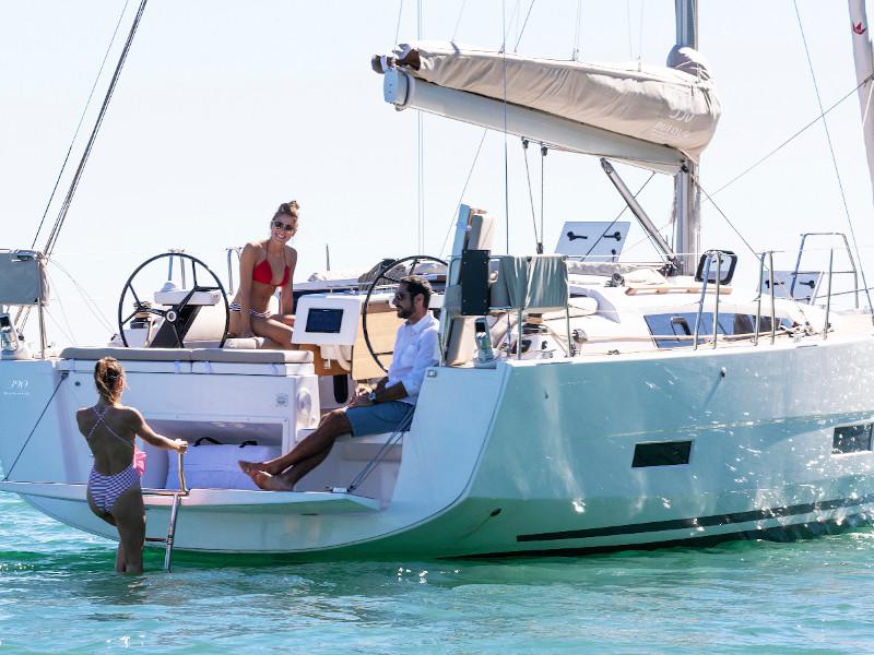 Book yachts online - sailboat - Dufour 390 Grand Large - Nagini - rent
