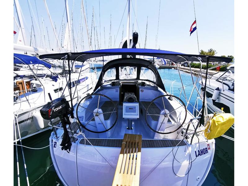 Book yachts online - sailboat - Bavaria Cruiser 37 - Lahor - rent