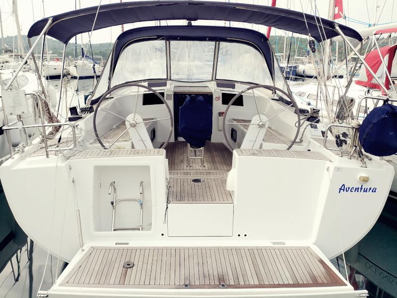 Book yachts online - sailboat - Hanse 415 - Aventura - rent