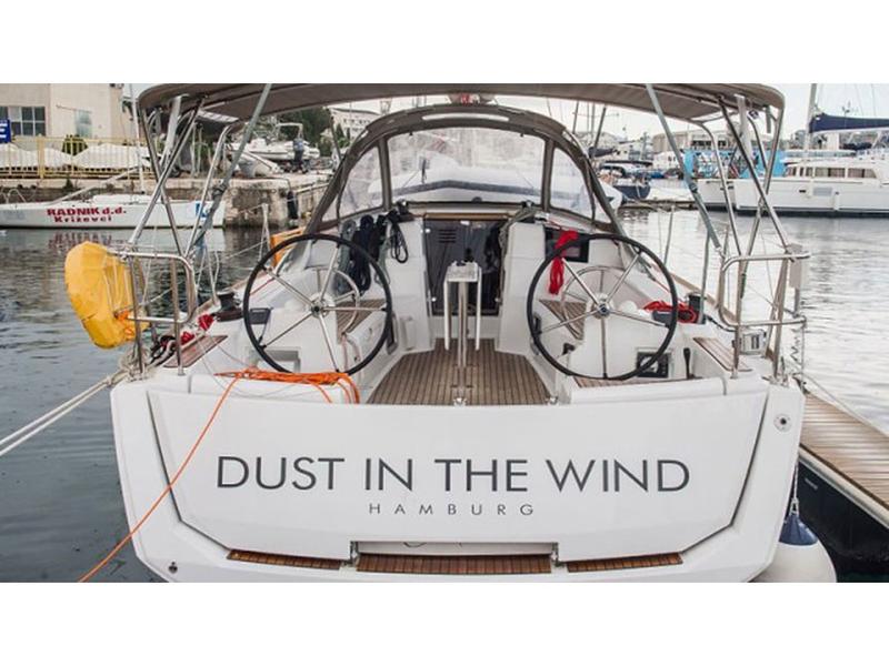 Book yachts online - sailboat - Sun Odyssey 389 - Dust in The Wind - rent