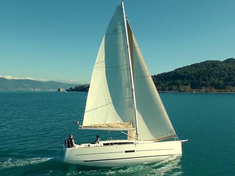 Book yachts online - sailboat - Dufour 350 - Wave - rent