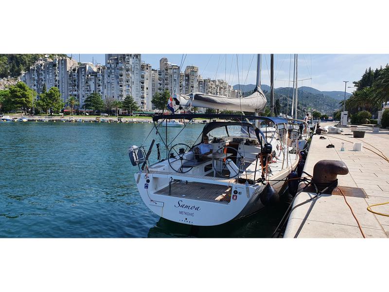 Book yachts online - sailboat - Salona 44 - Samoa, New regatta sails - rent