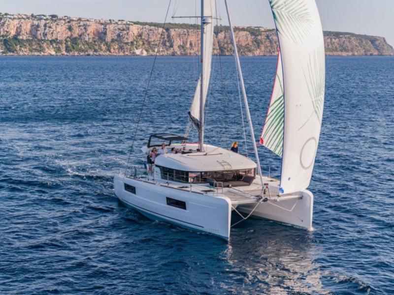 Book yachts online - catamaran - Lagoon 40 - Viera - rent