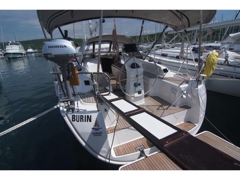 Book yachts online - sailboat - Bavaria Cruiser 33 - BURIN  - rent