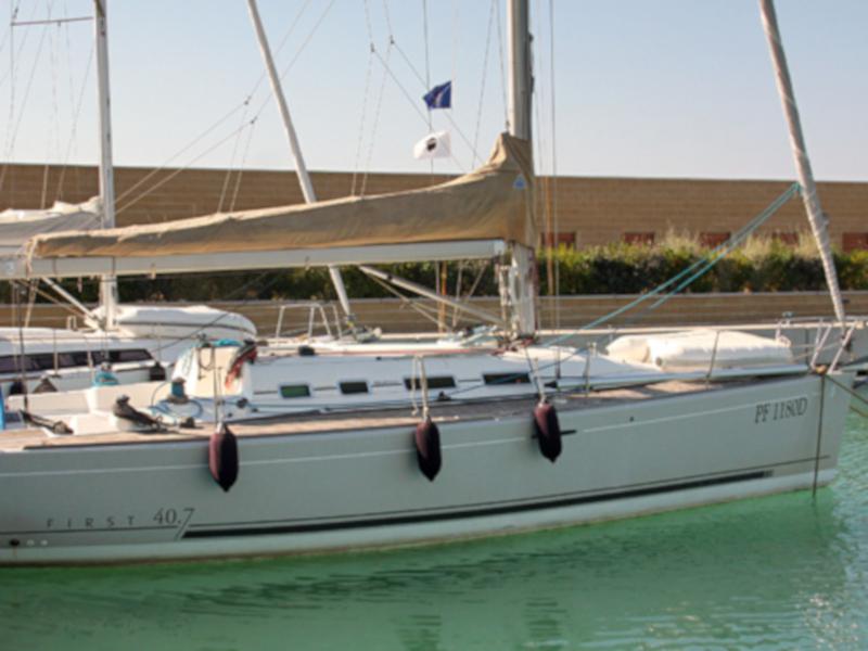 Book yachts online - sailboat - First 40.7 - Milena - rent