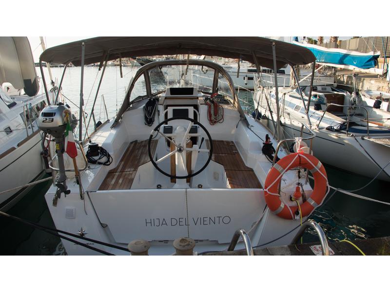 Book yachts online - sailboat - Sun Odyssey 319 - Hija del Viento - rent