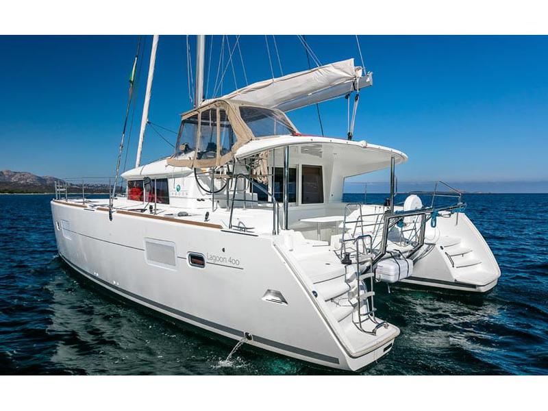 Book yachts online - catamaran - Lagoon 400 - ARIANNA - rent