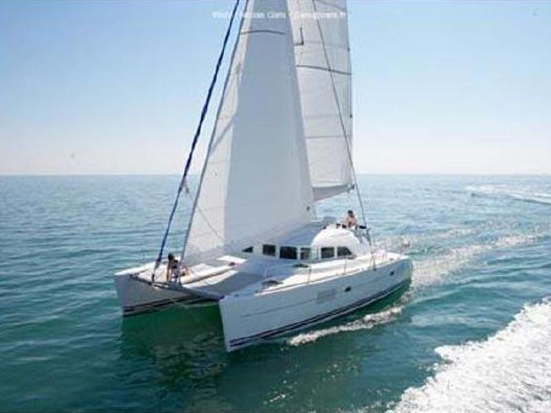 Book yachts online - catamaran - Lagoon 380 - NIRVANA - rent