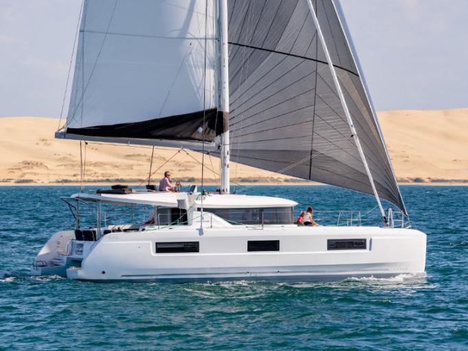 Book yachts online - catamaran - Lagoon 46 - PINSON - rent