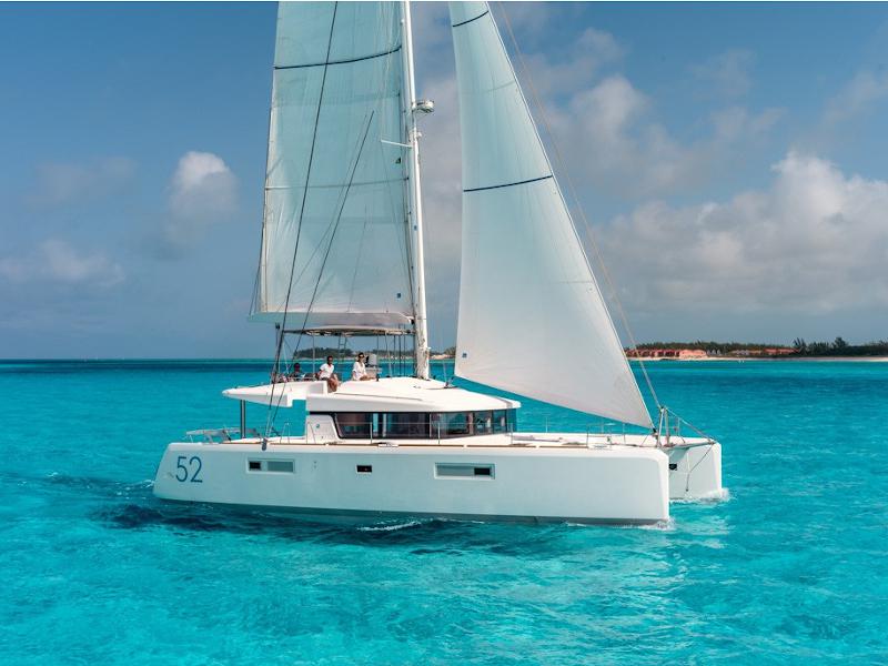 Book yachts online - catamaran - Lagoon 52F - Toronto - rent