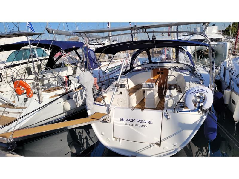 Book yachts online - sailboat - Bavaria 40 - BLACK PEARL - rent