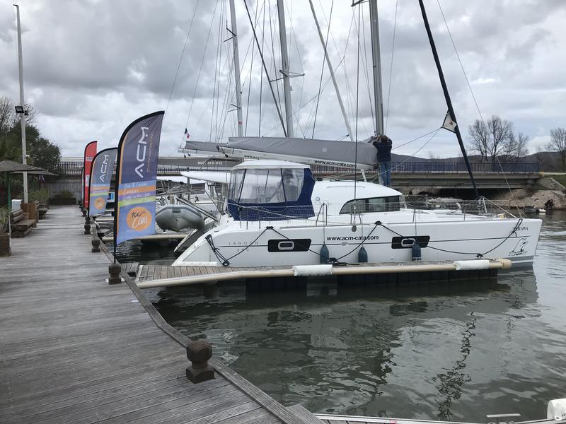 Book yachts online - catamaran - Lagoon 38 - Manatéa - rent