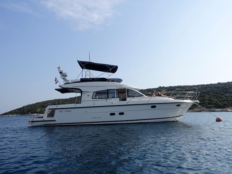 Book yachts online - motorboat - Nimbus 405 Flybridge - Wanderlust - rent