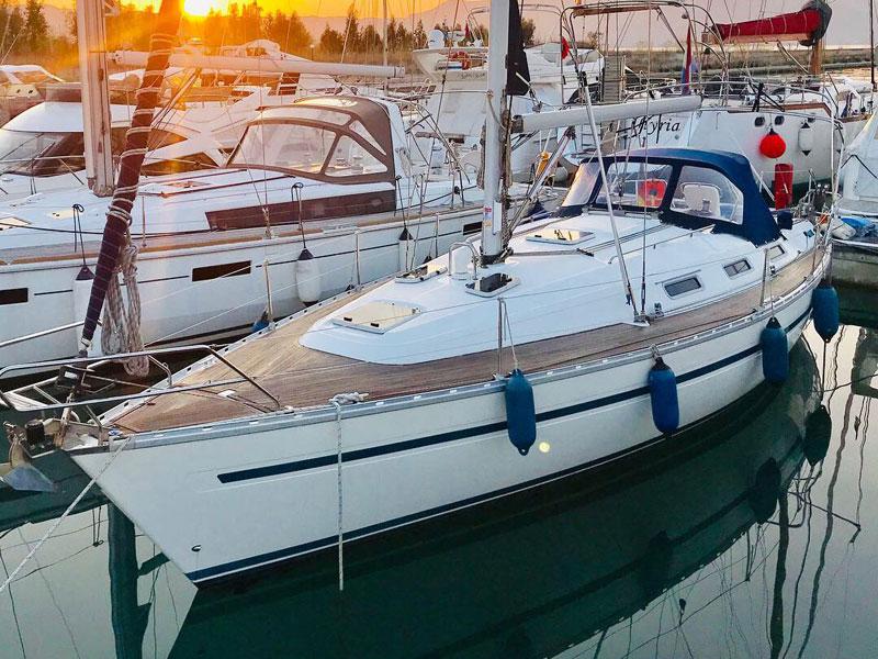 Book yachts online - sailboat - Bavaria 38 Holiday - Whisper III - rent