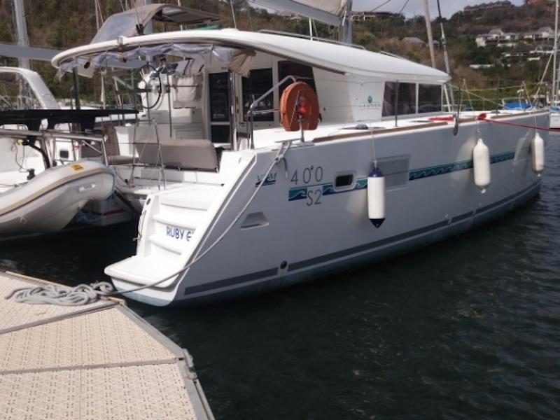 Book yachts online - catamaran - Lagoon 400 S2 - Ruby - rent