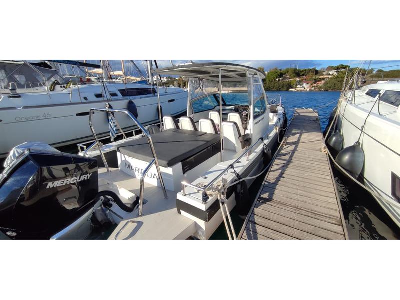 Book yachts online - motorboat - Axopar 28 T-Top - Mariqua - rent