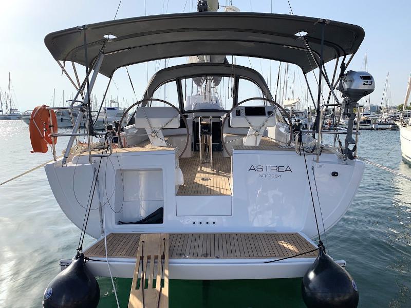 Book yachts online - sailboat - Hanse 458 - Astrea - rent