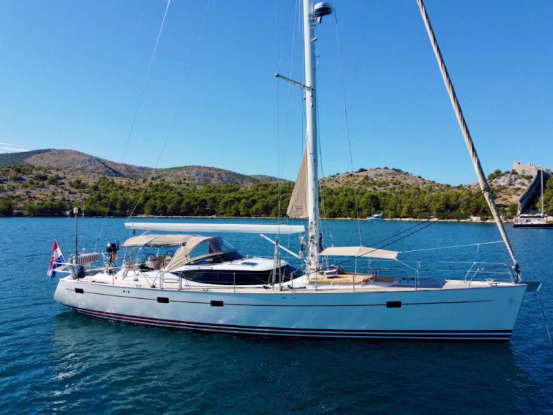 Book yachts online - sailboat - Najad 570 CC - LUNULATA - rent