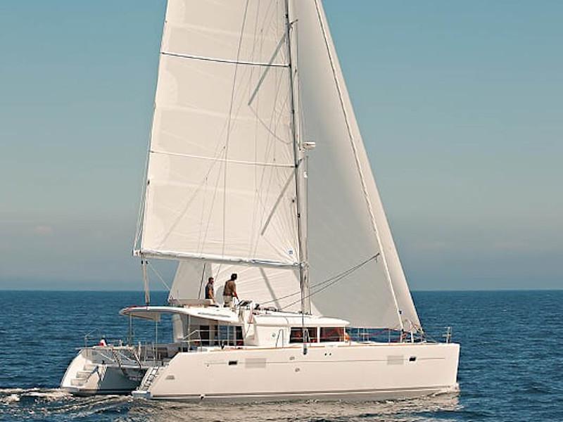 Book yachts online - catamaran - Lagoon 450  Flybridge - Zia Nella - rent