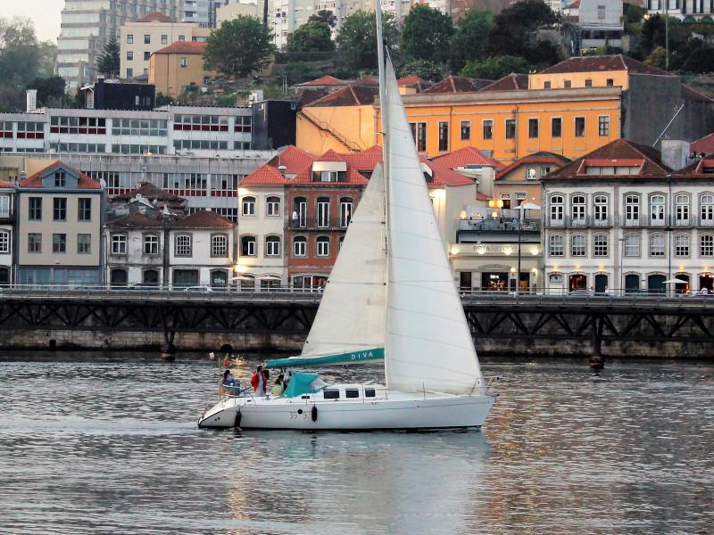 Book yachts online - sailboat - First 35 S5 - Diva - rent