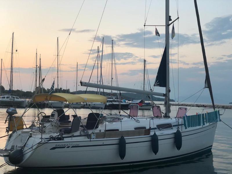 Book yachts online - sailboat - Bavaria 34 Cruiser - Happy Day - rent