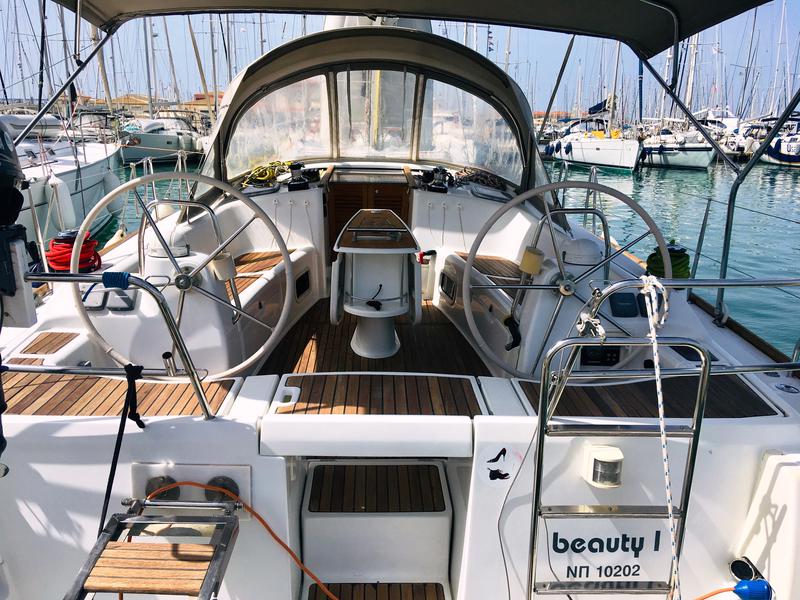 Book yachts online - sailboat - Oceanis 43 - Beauty L | Electric Toilets | Solar Panels - rent